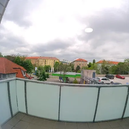 דירה Brand New By Hockey Stadium