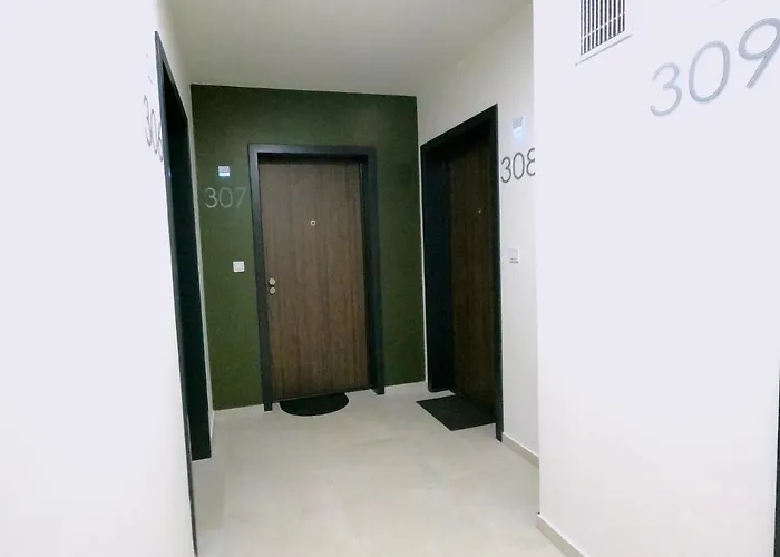 Brand New By Hockey Stadium Апартаменти *