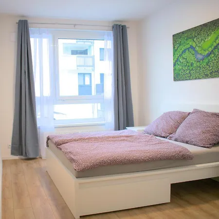 Apartment Brand New By Hockey Stadium *